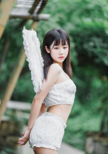 女大学生按摩