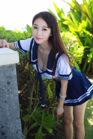 皇上捏住宫女的巨峰