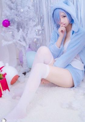 年轻的女教师电影