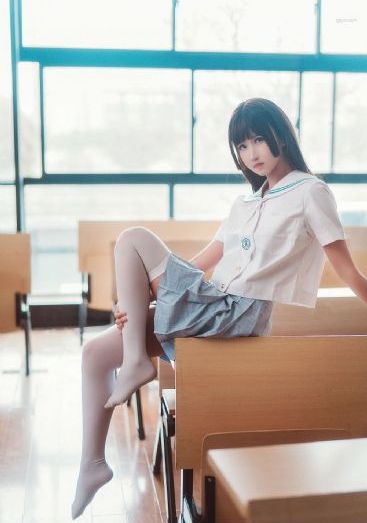 《隔壁女邻居》完整版
