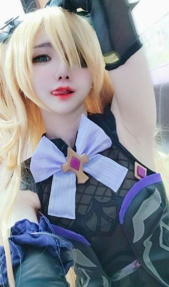 《偷窥女教师》在线观看
